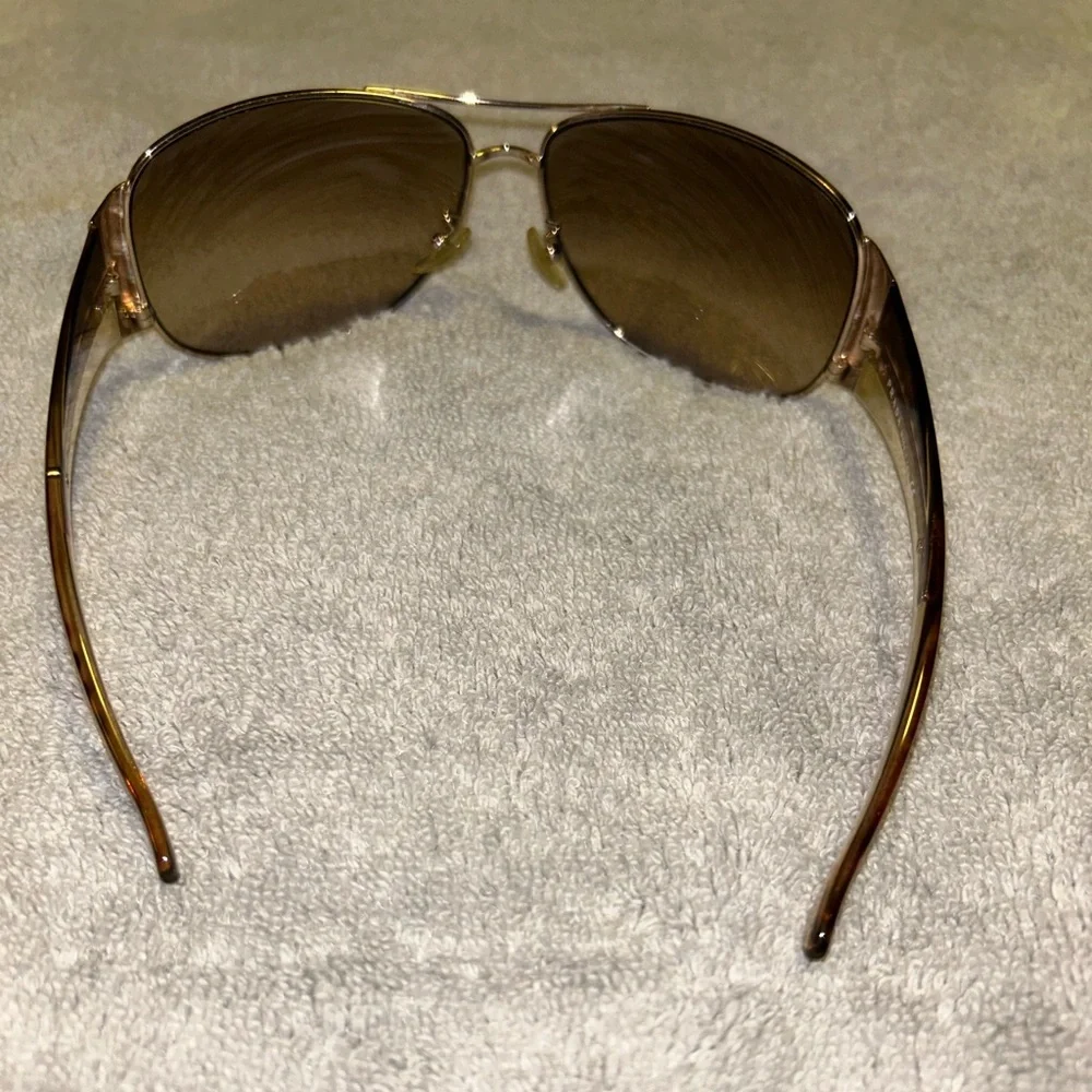Prada Amber ( lens) Sunglasses w/ case 🌺 - Picture 9 of 13